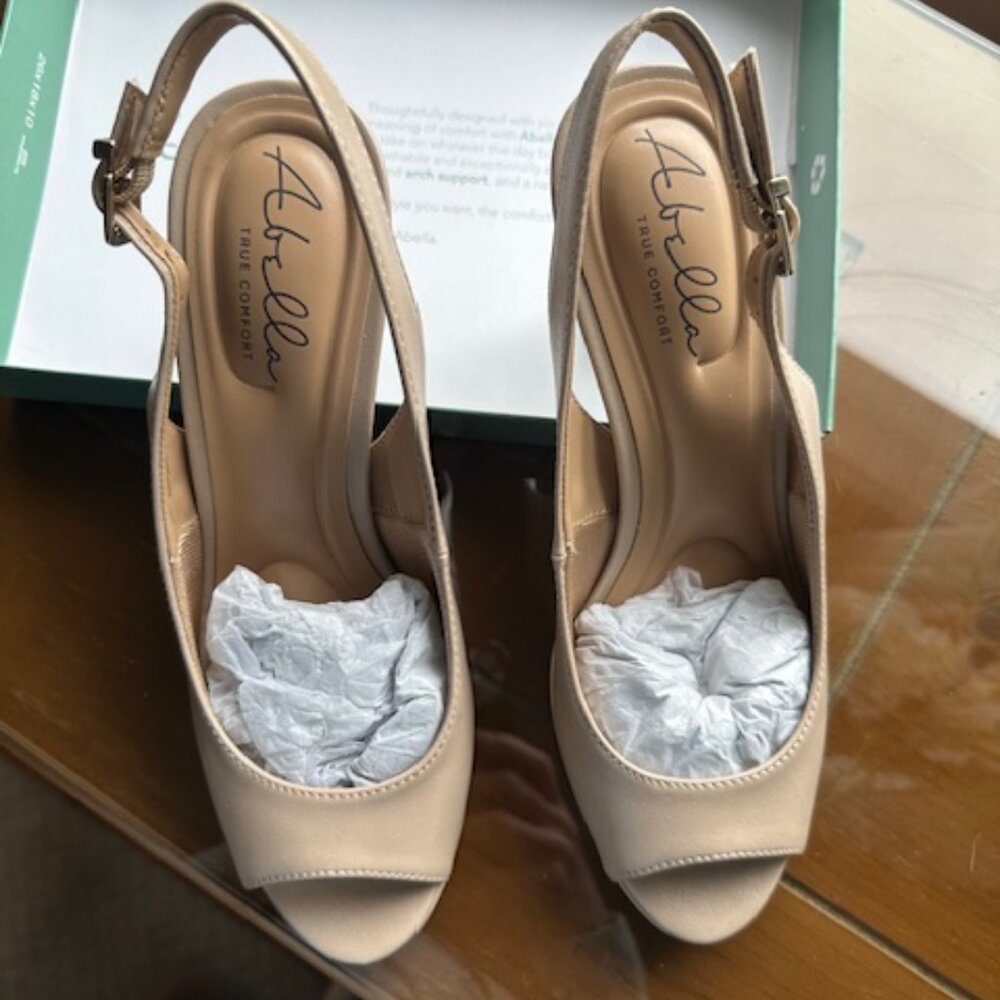 BRAND NEW NEVER WIRN - ABELLA TRUE COMFORT VIVCA TPE VINCI 7.5